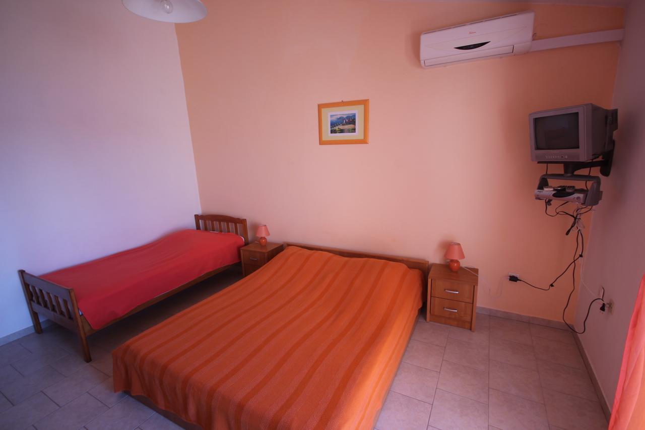 Apartments Njaco Ražanac Extérieur photo