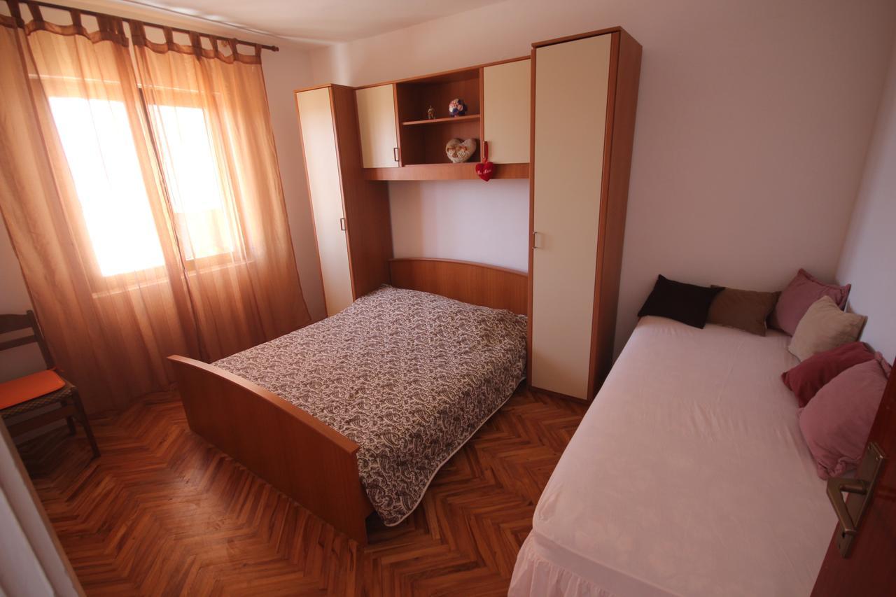 Apartments Njaco Ražanac Extérieur photo