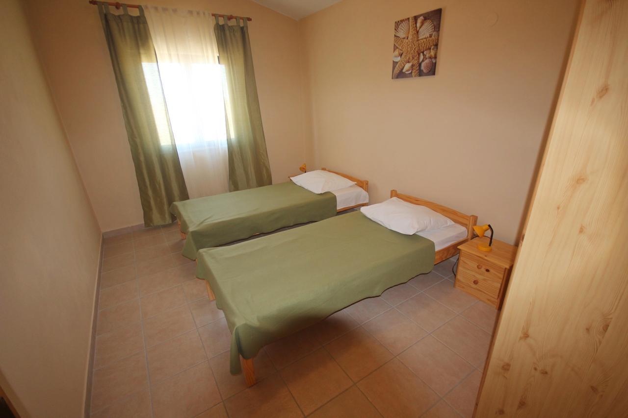 Apartments Njaco Ražanac Extérieur photo